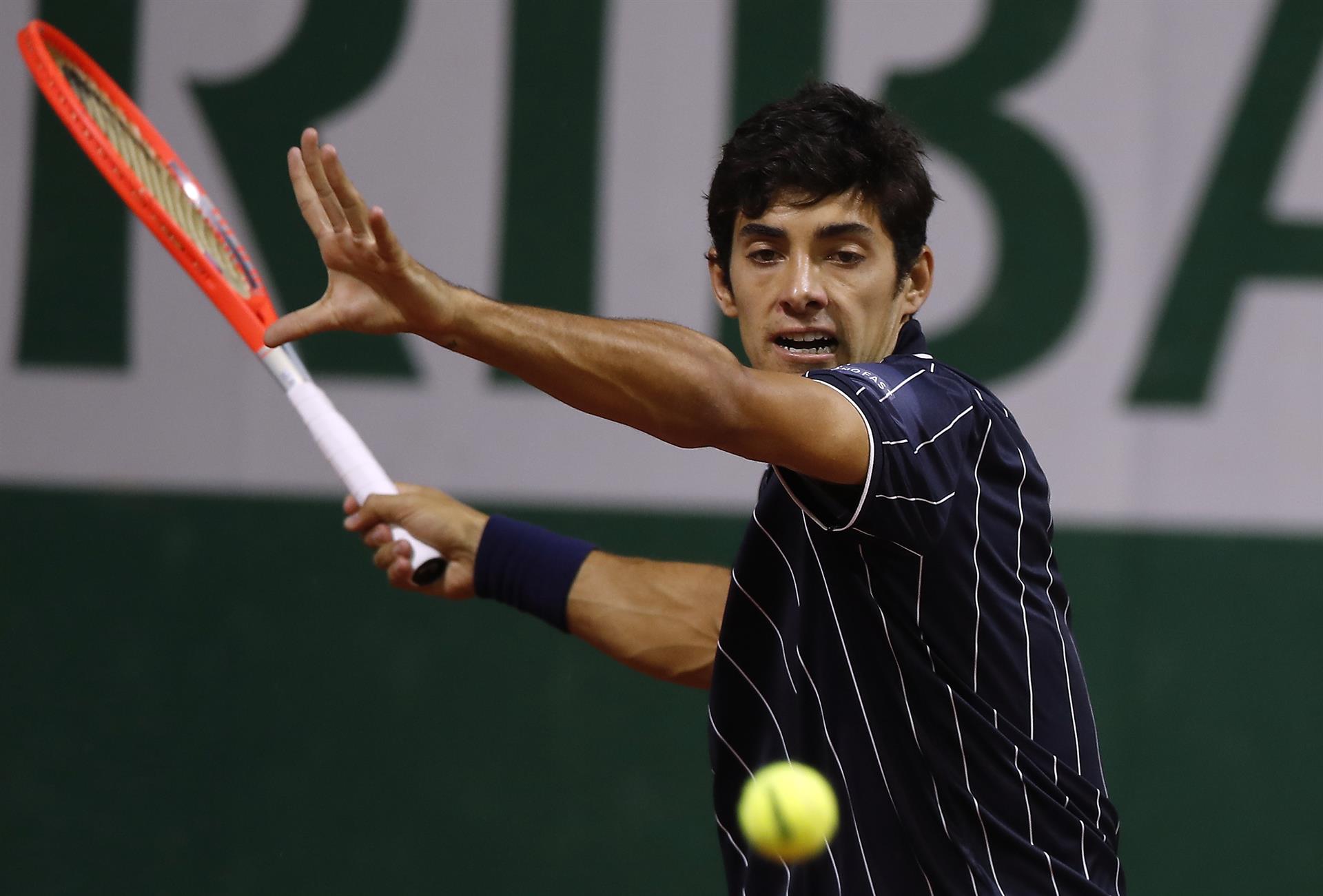 Cristian Garin enfrenta a Ilya Ivashka en la segunda ronda de Roland Garros