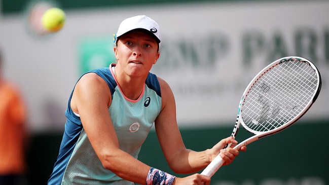 Iga Swiatek superó la segunda ronda de Roland Garros con su trigésimo triunfo consecutivo