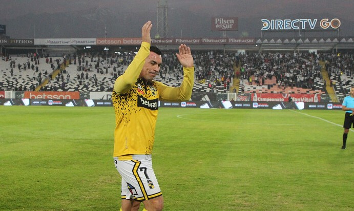 ¡El fin de una era! Esteban Paredes se retiró oficialmente del fútbol profesional