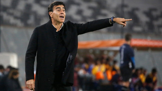 Quinteros: Necesitamos fortalecer el plantel para la Sudamericana, dos refuerzos como mínimo