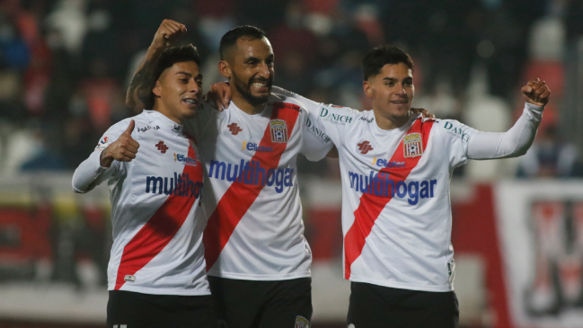 Curicó Unido cerró su primera rueda con cómodo triunfo ante un complicado Coquimbo