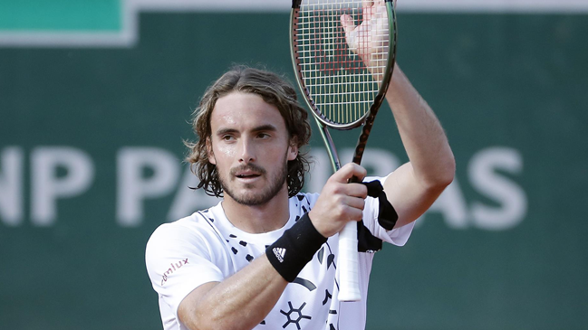 Tsitsipas arrolló a Ymer para clasificar a la cuarta ronda de Roland Garros