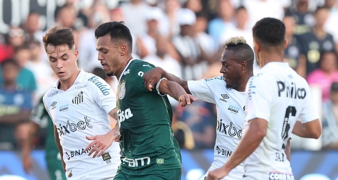 Palmeiras batió a Santos en el clásico y metió presión por el liderato en el Brasileirao