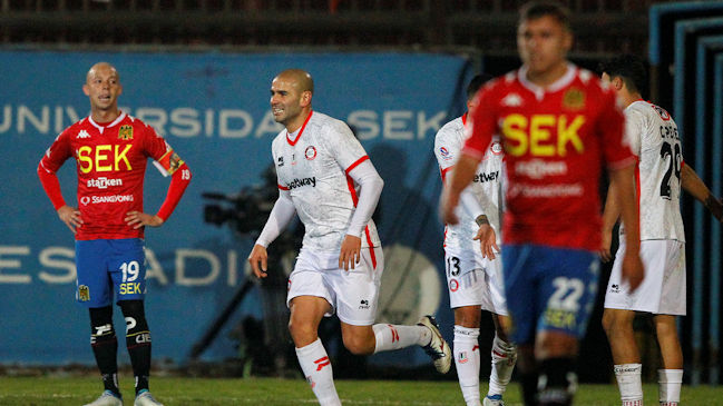Sebastián Sáez sorprendió a Unión Española con un golazo de volea a favor de La Calera