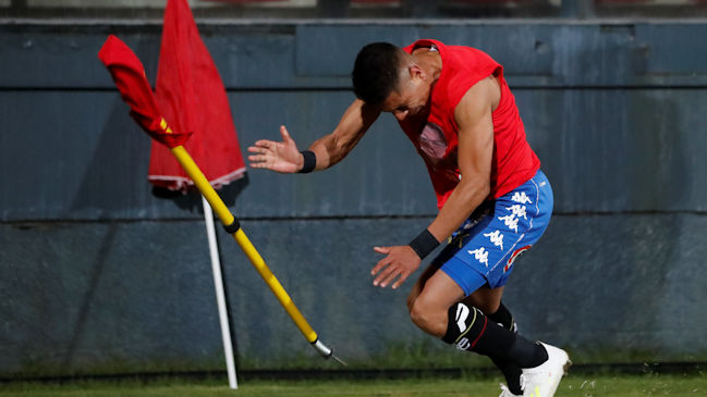 Jugador de Unión Española fue acusado de romper un notebook en festejo ante La Calera