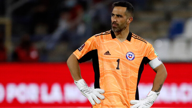 Aseguran que Berizzo no tiene a Claudio Bravo entre sus planes rumbo al Mundial 2026