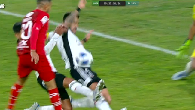El VAR anuló el cobro de un penal de Colo Colo a favor de Ñublense