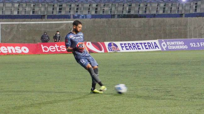 DT de Puerto Montt reconoció opción de Viana en Colo Colo: Si se concreta, yo mismo lo voy a dejar