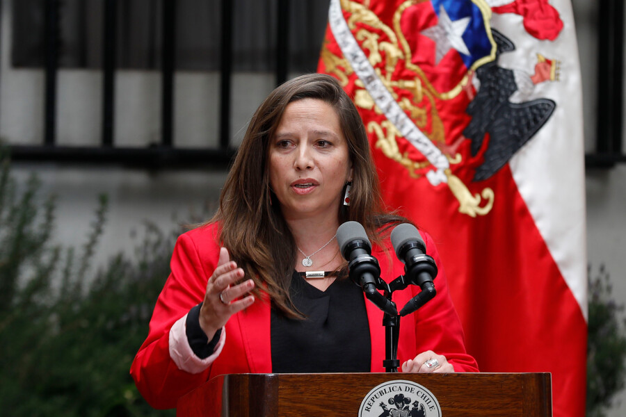 Ministra del Deporte: Lo que sucedió en el encuentro entre Colo Colo y la U es indigno