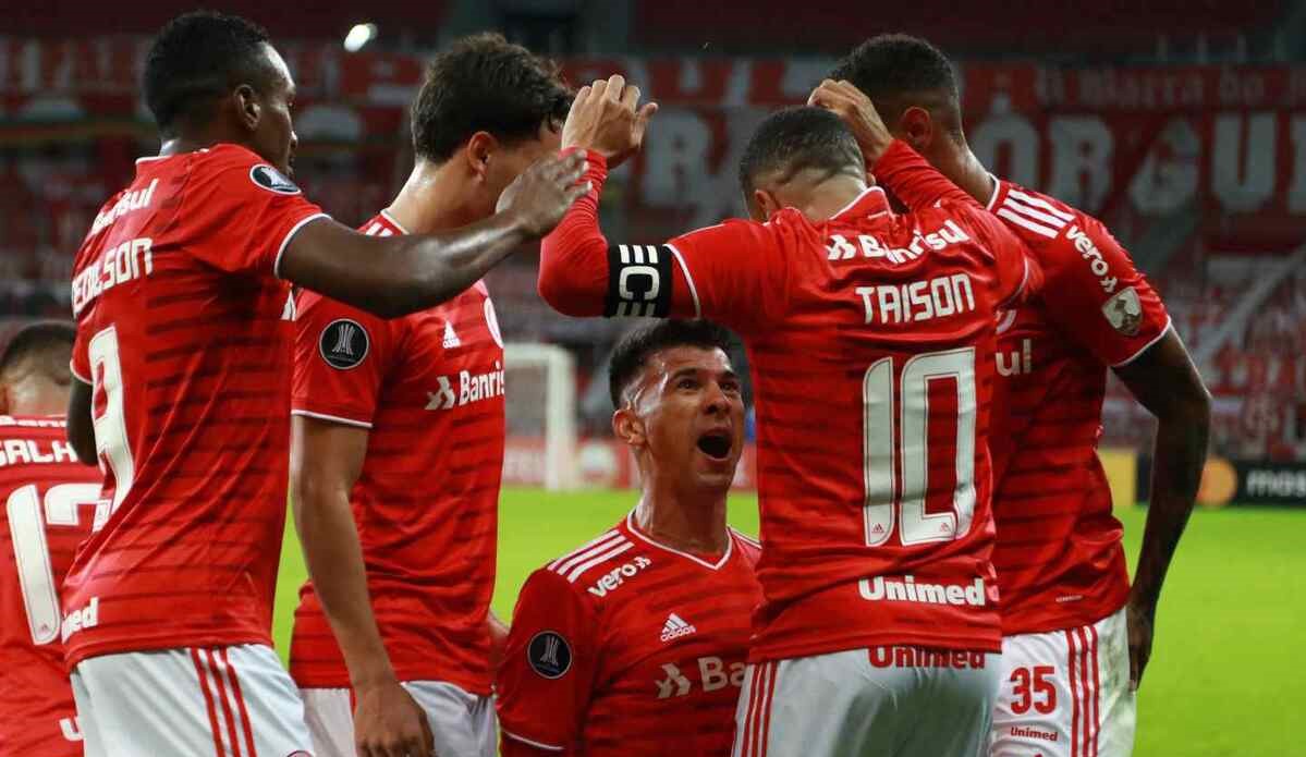 Jugadores de Inter de Porto Alegre abandonaron la práctica por deuda de derechos de imagen