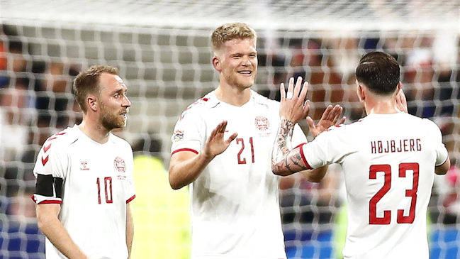 Andreas Cornelius brilló con doblete y lideró la remontada de Dinamarca ante Francia