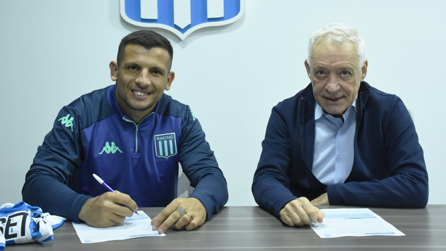 Emiliano Vecchio fue oficializado como nuevo jugador de Racing Club