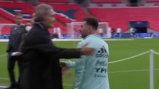 En Argentina apuntaron al “frío saludo” de Messi a Oscar Ruggeri en la Finalissima