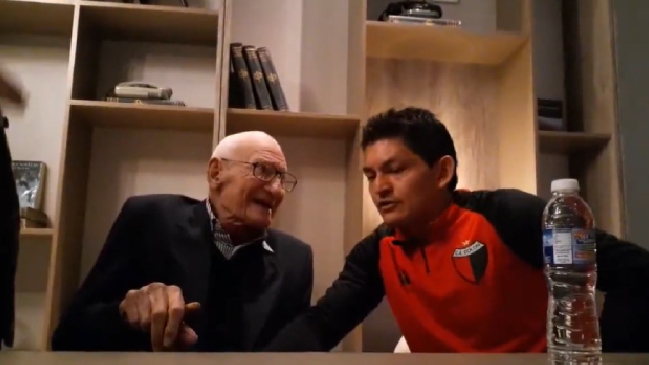 ¡Emocionante! Luis “Pulga” Rodríguez sorprendió a fanático de Colón en su cumpleaños 101