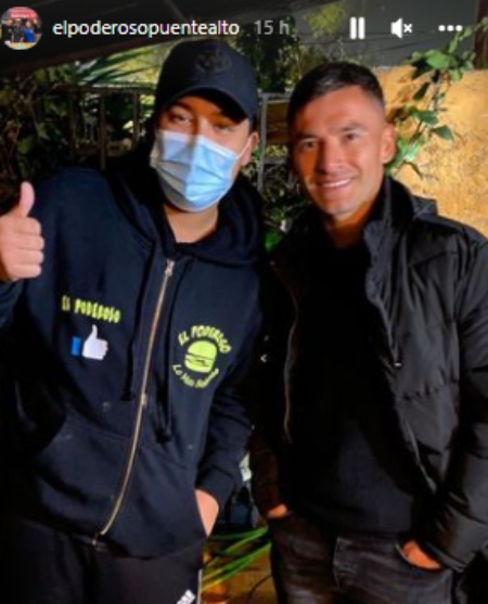 Charles Aránguiz se fotografió con contundente menu de reconocido local de Puente Alto