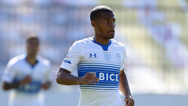 César Munder dejará U. Católica para jugar a préstamo en otro equipo de Primera