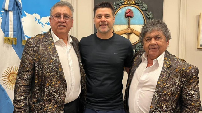 Mauricio Pochettino bailó junto a “Los Palmeras” en sus vacaciones