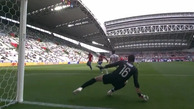 ¡No se puede creer! La insólita ocasión perdida por Montecinos frente al arco de Túnez