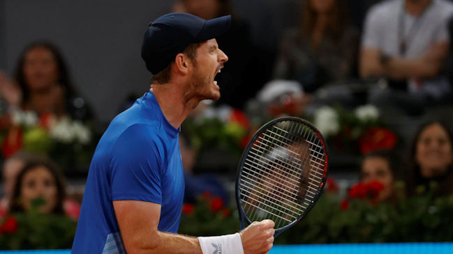 Andy Murray logró un triunfazo ante Tsitsipas y se citó con Kyrgios en Stuttgart