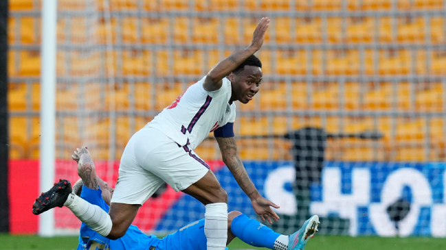 Raheem Sterling falló una inmejorable ocasión en el empate entre Inglaterra e Italia