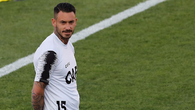 Mauricio Pinilla se lanzó en contra de proyecto que busca prohibir el uso de armas en Chile