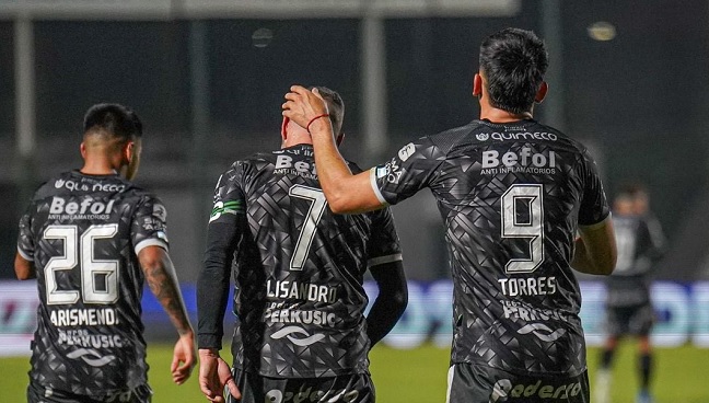Sarmiento sorprendió a Argentinos Juniors en la Liga Profesional con gol de Lisandro López