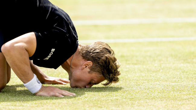 Van Rijthoven dio la sorpresa final en s’Hertogenbosch y ganó su primer título a costa de Medvedev