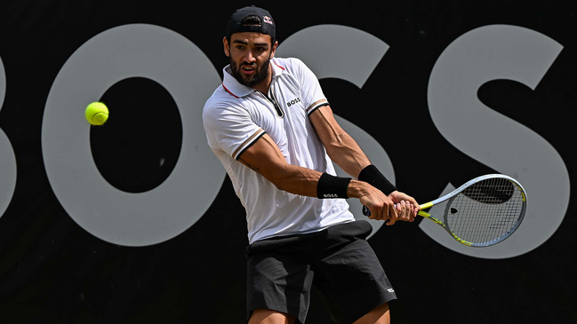 Matteo Berrettini se coronó campeón en Stuttgart tras vencer en exigido duelo a Andy Murray