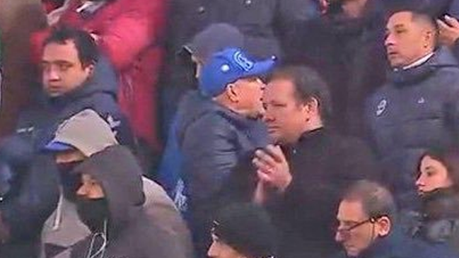 ¿Diego? Fanáticos alucinaron con hincha parecido a Maradona en la Liga Argentina