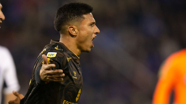 Platense sorprendió como forastero a Vélez y tomó impulso hacia la cima de la liga argentina