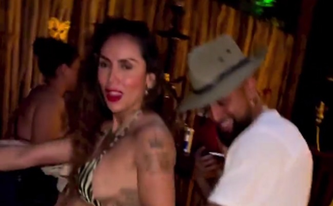 El encendido baile de Arturo Vidal con Sonia Izaza