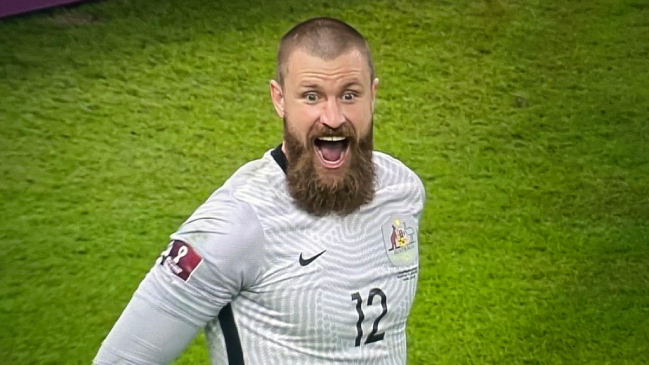 El excéntrico arquero australiano Andrew Redmayne amargó a Perú en los penales