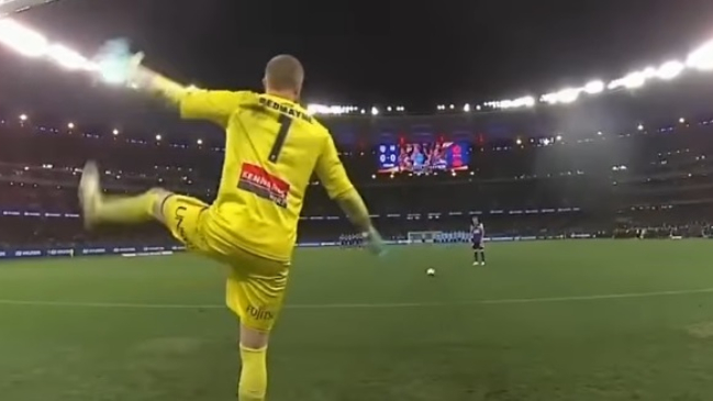 Redmayne también realizó pintorescos movimientos en 2019 y le dio un título a Sydney FC