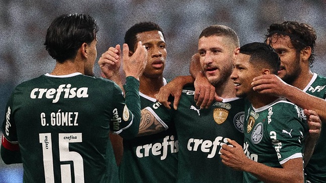 Palmeiras marcó cuatro goles en siete minutos en nueva victoria en Brasil