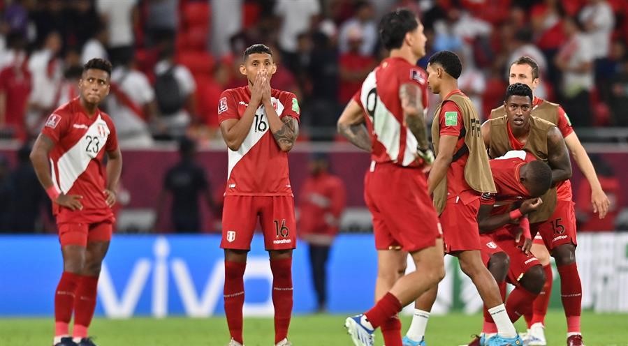 Polémica en Perú por larga lista de invitados al repechaje: “No tuvieron una concentración rígida”