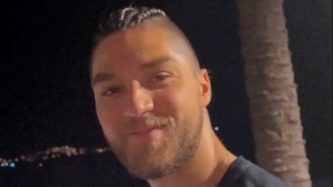 Con trenzas: El nuevo look del “vikingo” Francisco Sierralta