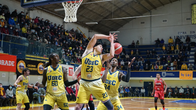 U. de Concepción batió en el overtime a Leones y quedó a un paso del bicampeonato en la LNB