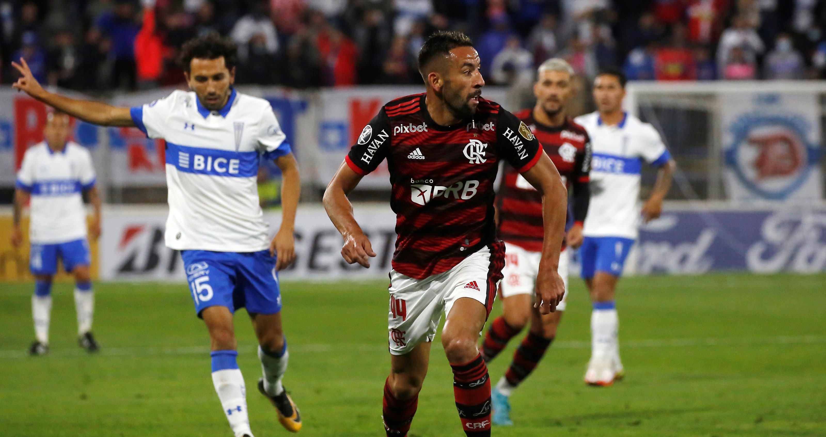 Tía de Mauricio Isla comentó su llegada a la UC pese a ser un “chuncho de corazón”