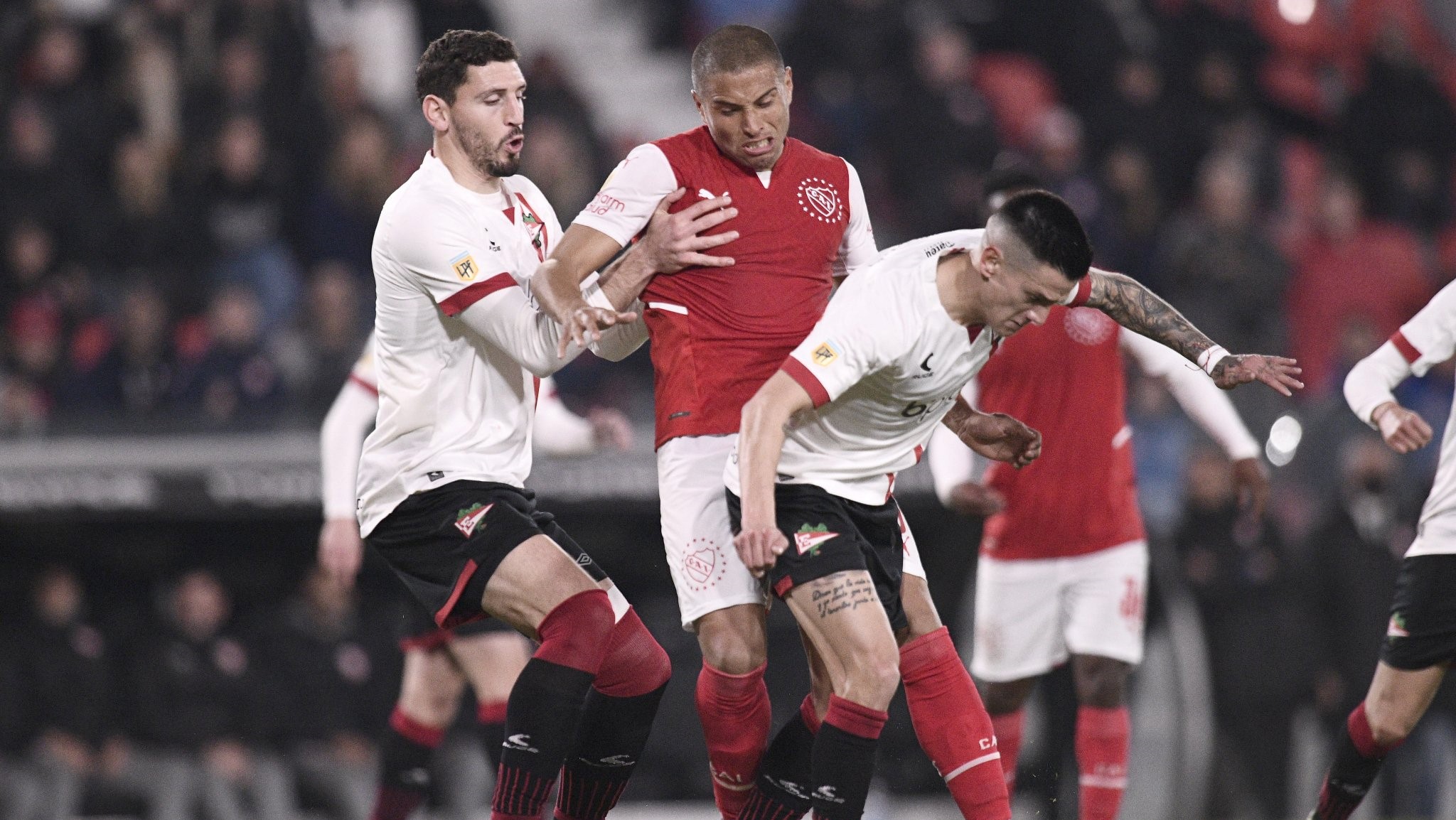 Leandro Benegas abrió el camino en triunfo de Independiente sobre Estudiantes