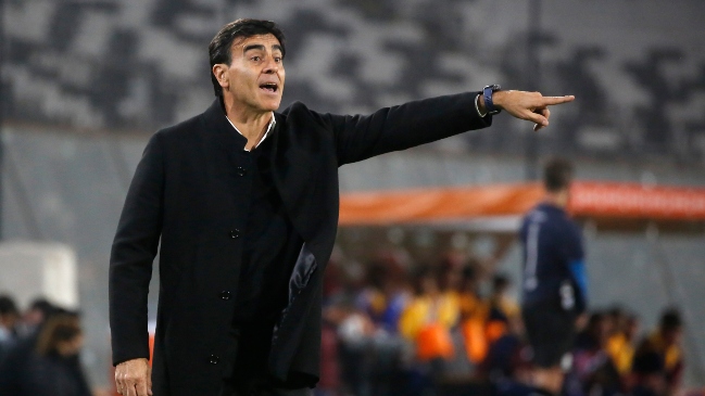 Quinteros sobre ausencia de refuerzos: El director deportivo está tratando de solucionar el problema