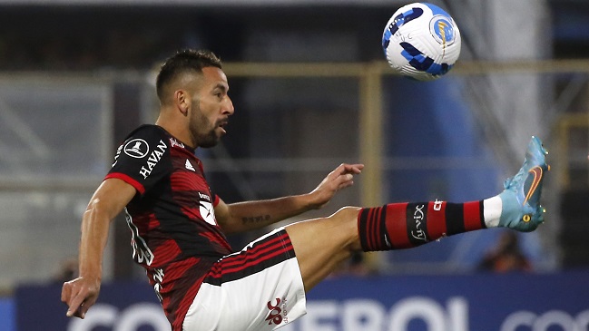 Mauricio Isla se realizó exámenes médicos para sumarse a la UC