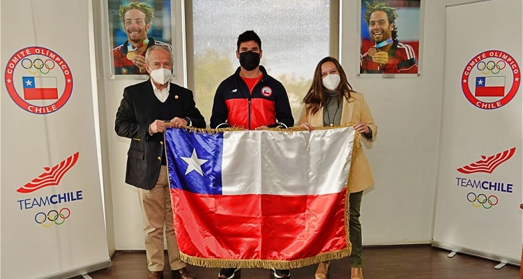 Rodrigo Rojas recibió la bandera chilena para los Juegos Bolivarianos 2022