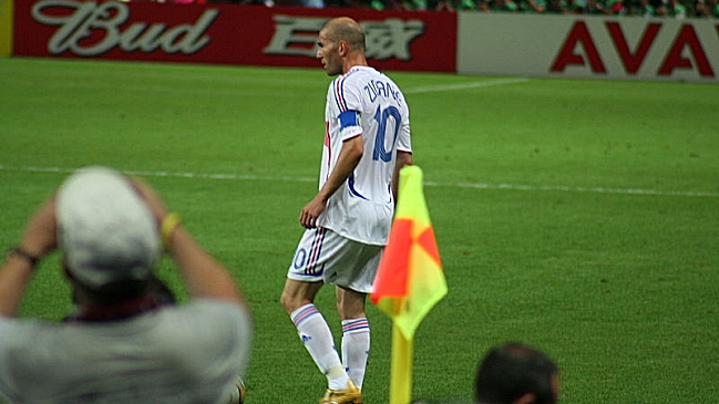 Grandes jugadas del astro Zinedine Zidane en el día que cumple 50 años