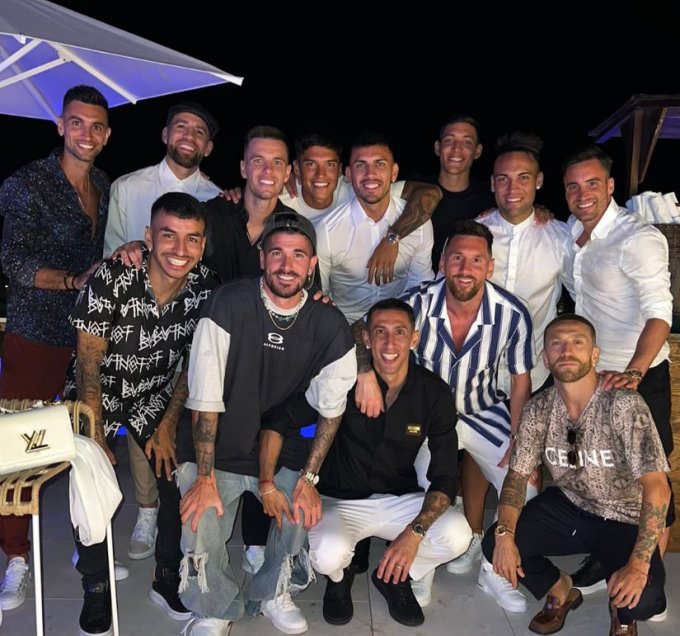 Jugadores de la selección argentina se juntaron en Ibiza para festejar el cumpleaños de Messi