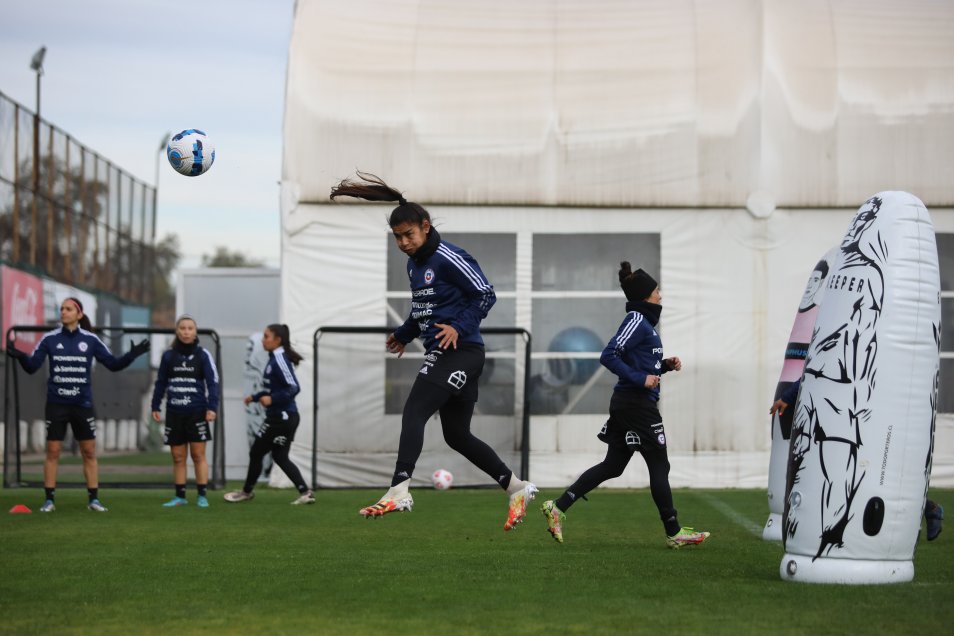 La Roja Femenina cumplió su última práctica antes de su primer amistoso con Venezuela