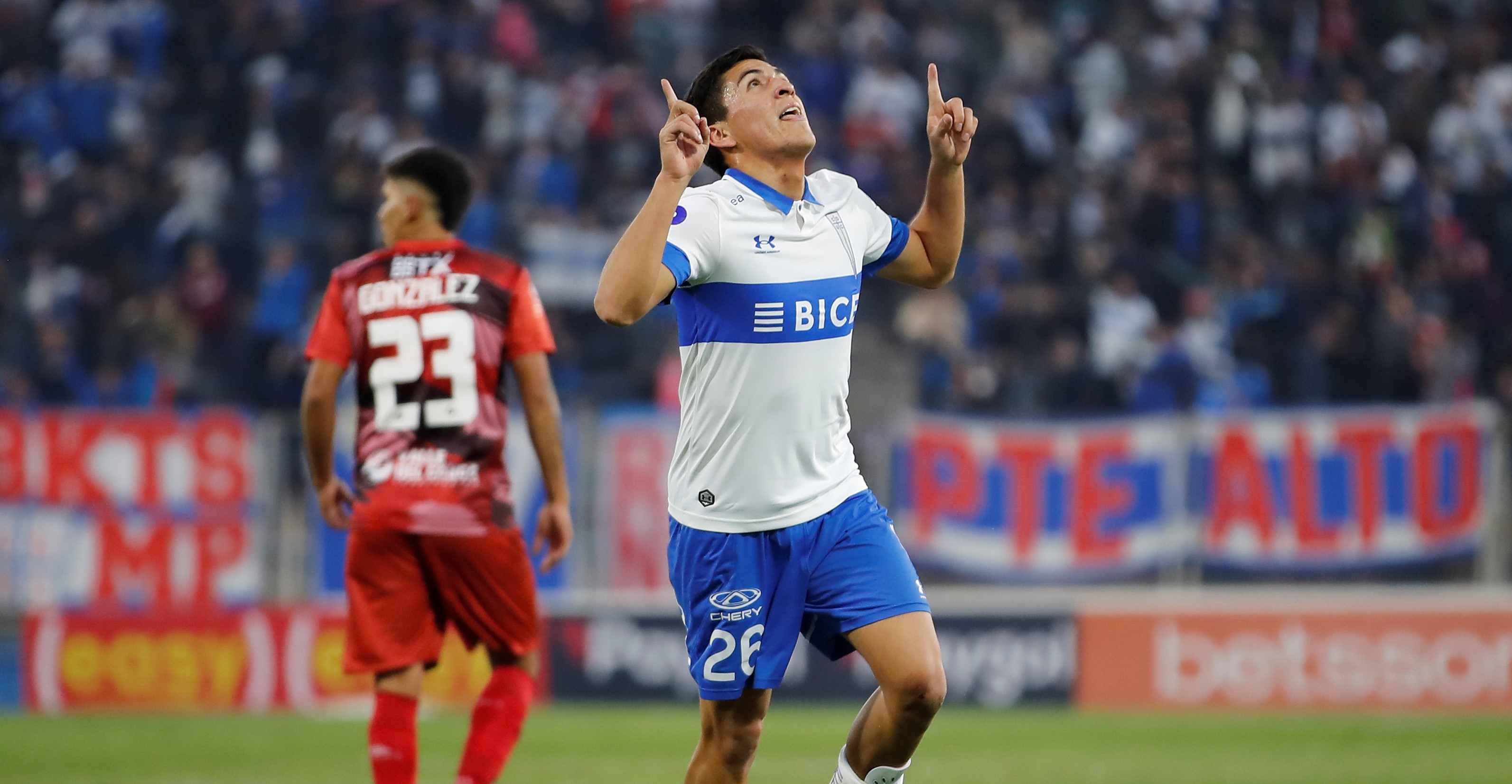 Marcelino Núñez recibió una asistencia de Mauricio Isla y anotó para la UC ante San Felipe