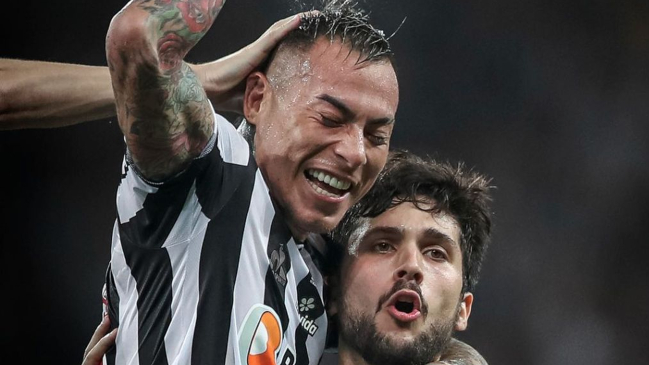 Vargas dio una asistencia y provocó un autogol en la agonía en remontada de Atlético Mineiro