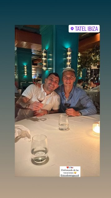 Gary Medel compartió junto a su compañero Nico Domínguez en sus vacaciones en Ibiza