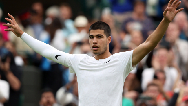 ¡Qué lindo! El puntazo de “inflexión” de Carlos Alcaraz ante Lennard Struff en Wimbledon