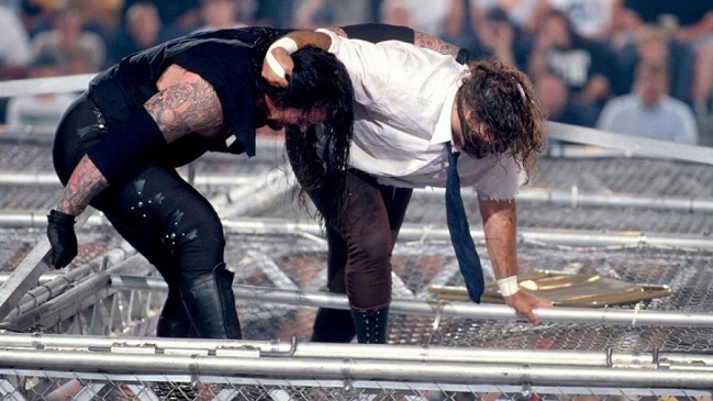 La mítica “Hell in a Cell” de The Undertaker con Mankind cumple 24 años